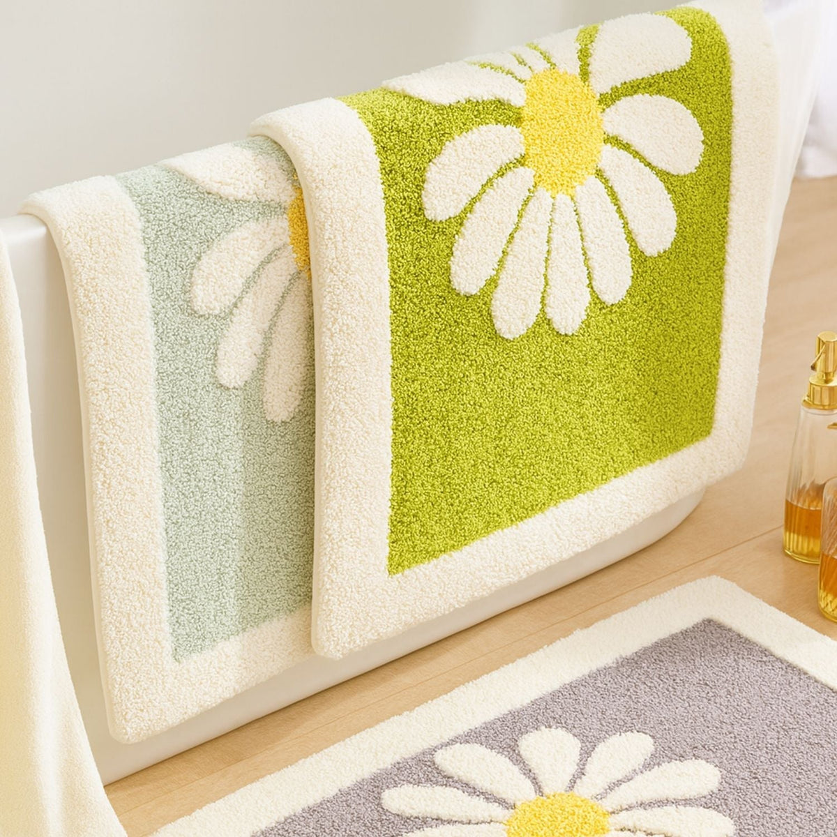 Daisy Print Bath Mat in Soft Microfiber, Floral Bathroom & Doorway Mat, Machine Washable Non Slip, 3 Colors, 3 Sizes