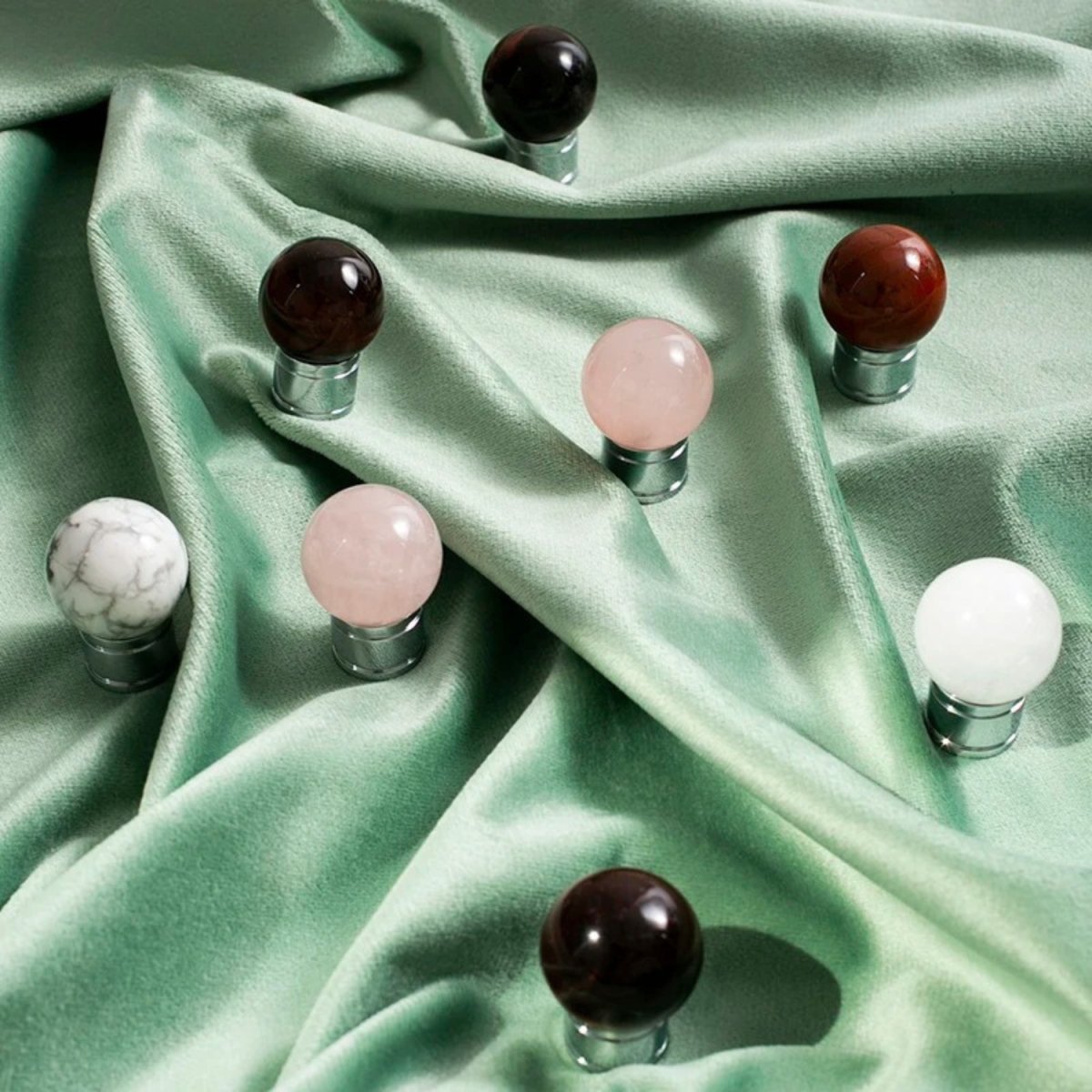 Crystal & Solid Brass Cabinet Knobs, Modern Kitchen & Dresser Hardware, Bright Chrome Finish, Set of 2 in 5 Colors, 0.9in