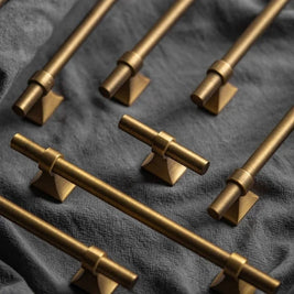 Antique Brass-Finish Cabinet Knobs & Drawer Pulls, Vintage Kitchen & Dresser Hardware, Aged Ergonomic Grip, Set of 2 Pieces, 2.4-12.6in