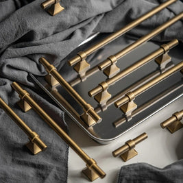 Antique Brass-Finish Cabinet Knobs & Drawer Pulls, Vintage Kitchen & Dresser Hardware, Aged Ergonomic Grip, Set of 2 Pieces, 2.4-12.6in
