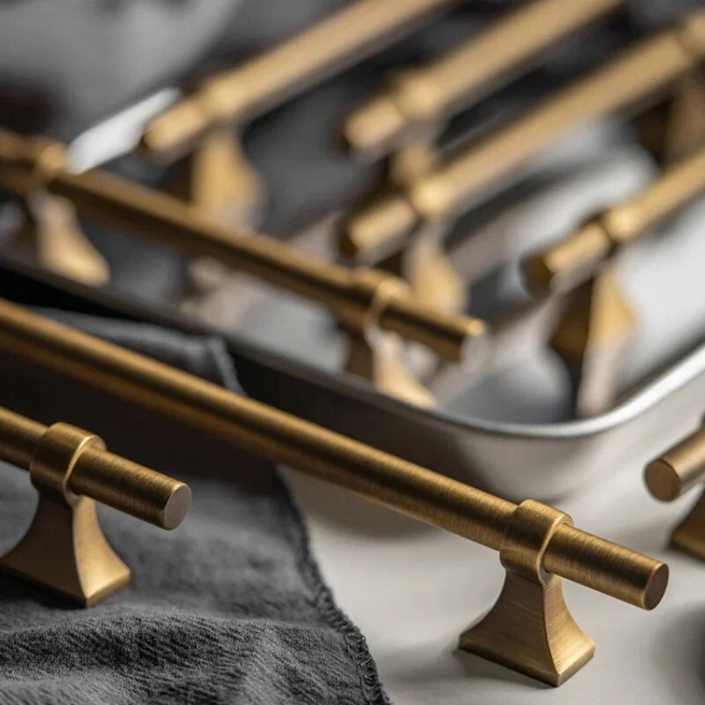 Antique Brass-Finish Cabinet Knobs & Drawer Pulls, Vintage Kitchen & Dresser Hardware, Aged Ergonomic Grip, Set of 2 Pieces, 2.4-12.6in