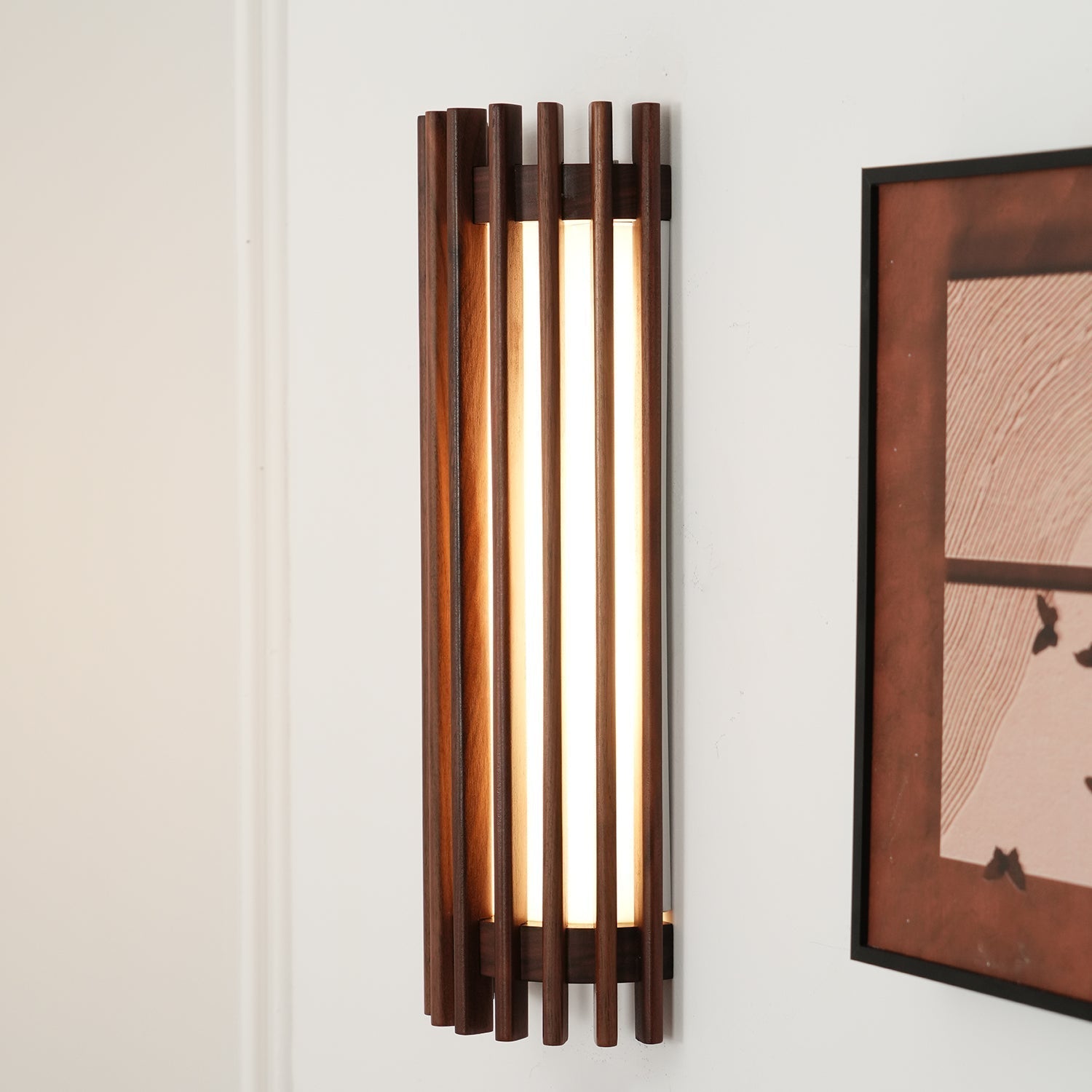 BODIL: Walnoot Wandlamp - Volsani