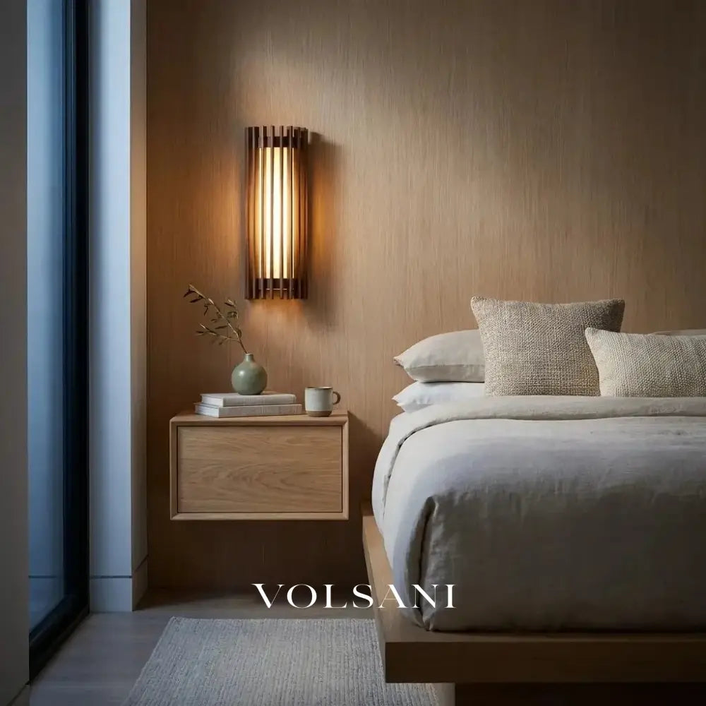 BODIL: Walnoot Wandlamp - Volsani