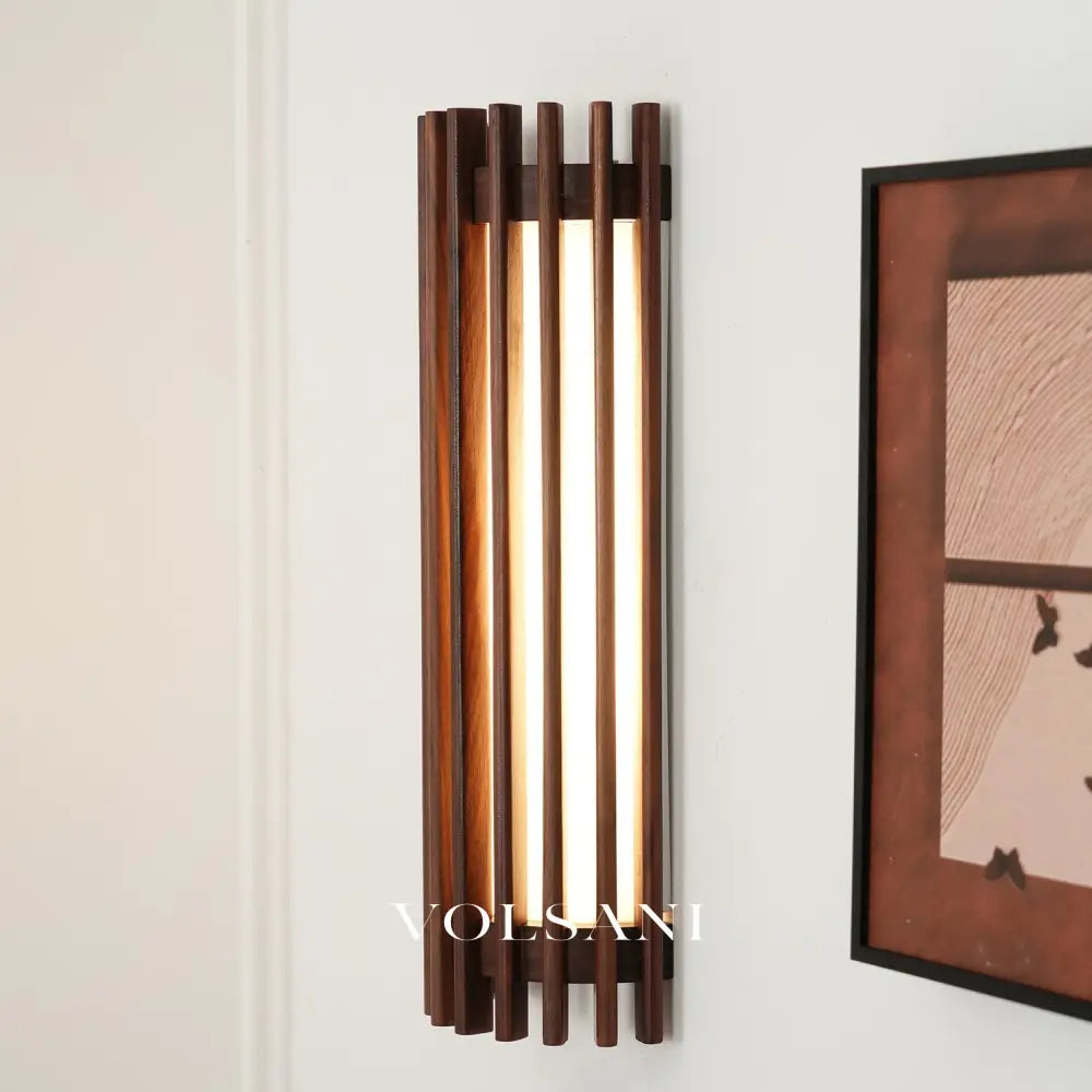 BODIL: Walnoot Wandlamp - Volsani