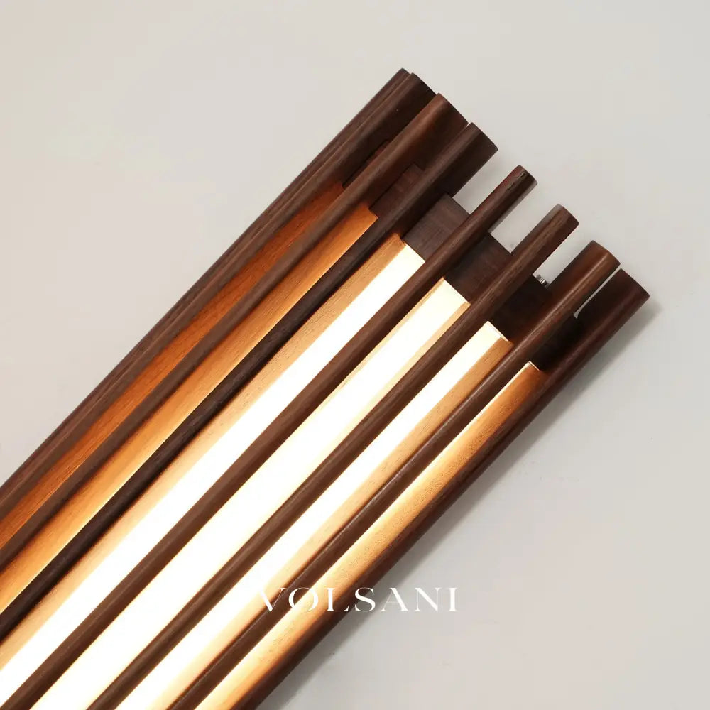 BODIL: Walnoot Wandlamp - Volsani