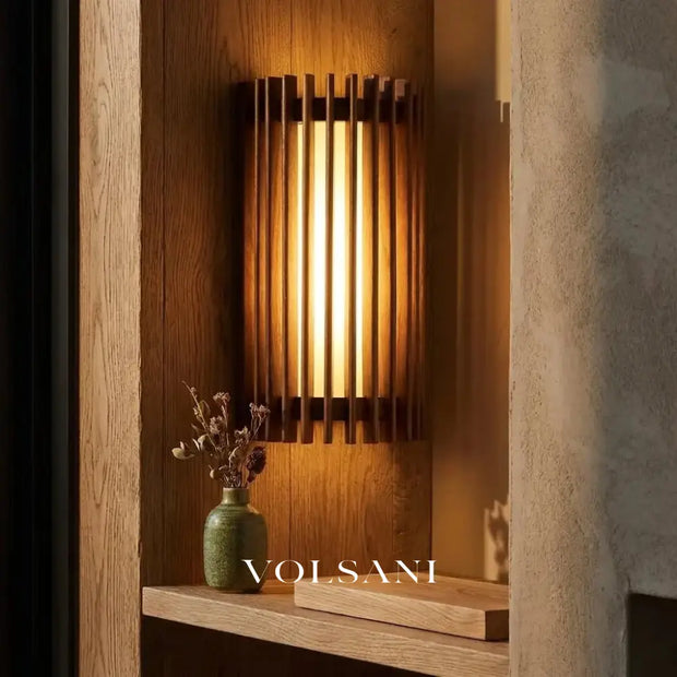 BODIL: Walnoot Wandlamp - Volsani