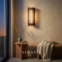 BODIL: Walnoot Wandlamp - Volsani