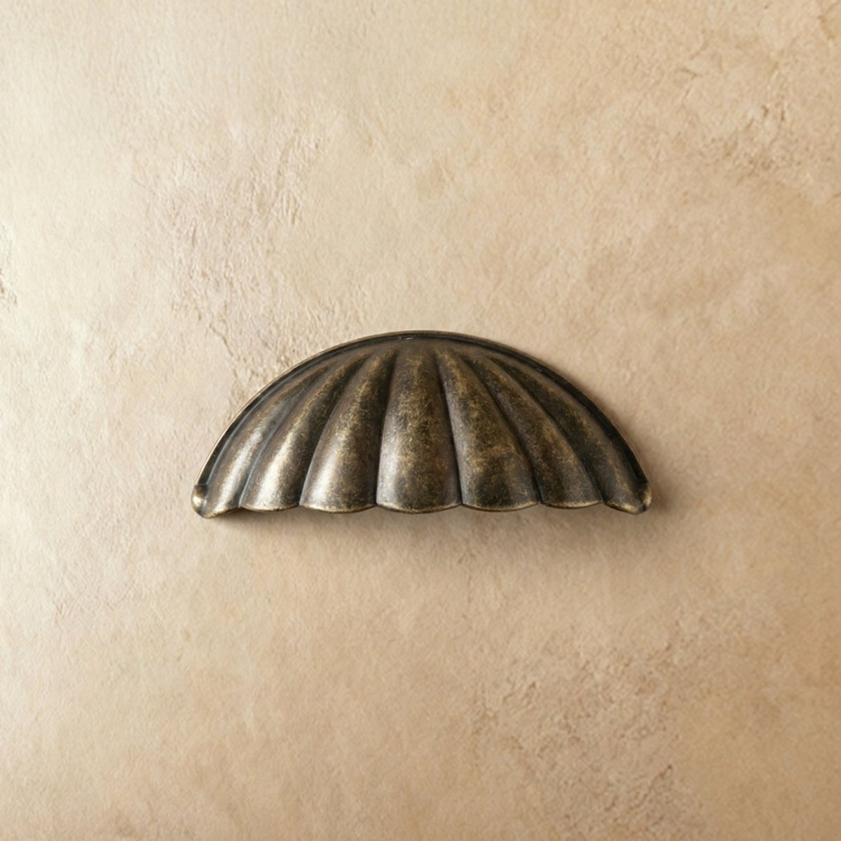 Scalloped Zinc Alloy Drawer Pulls, Modern Kitchen & Vanity Hardware, Ridged Half-Moon Face, Set of 2 Pieces, 2.5in Hole Spacing