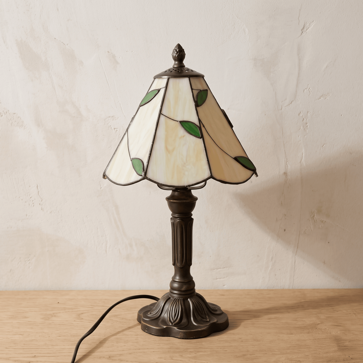 DUNA: Tiffany Tafellamp – Glas-in-lood Kap met E27 Fitting - Volsani