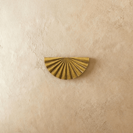 Fan-Shaped Metal Drawer Pull, Art Deco Kitchen & Dresser Cabinet Hardware, Vintage Brass-Tone Finish, Set of 2 Pieces, 3.4 x 0.8in