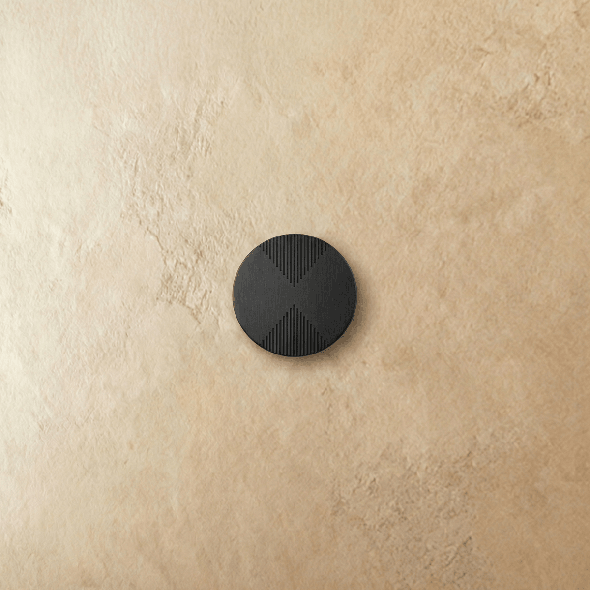 Etched Zinc Alloy Cabinet Knobs, Modern Kitchen & Wardrobe Hardware, Textured Curved Backplate, Set of 2 in Black & Brass, 2.1-3.3in