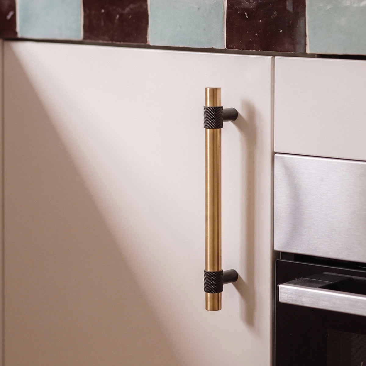 Knurled Brass Cabinet Knobs & Drawer Pulls, Industrial Kitchen & Wardrobe Hardware, Brushed Gold Finish, Set of 2, 2.5-5in