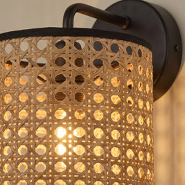HARU: Handgemaakte Rotan Wandlamp