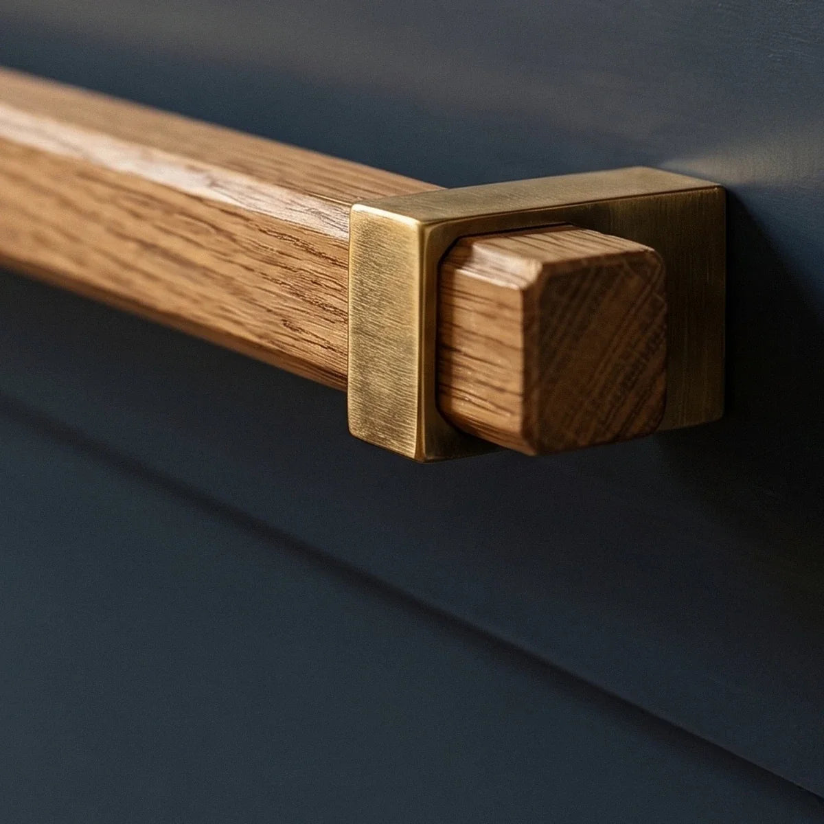 Wood Cabinet Knobs & Pull Bars, Modern Kitchen & Wardrobe Cabinet Hardware, Gold-Tone Brackets, Set of 2 in Oak & Walnut, 1.1-12.5in