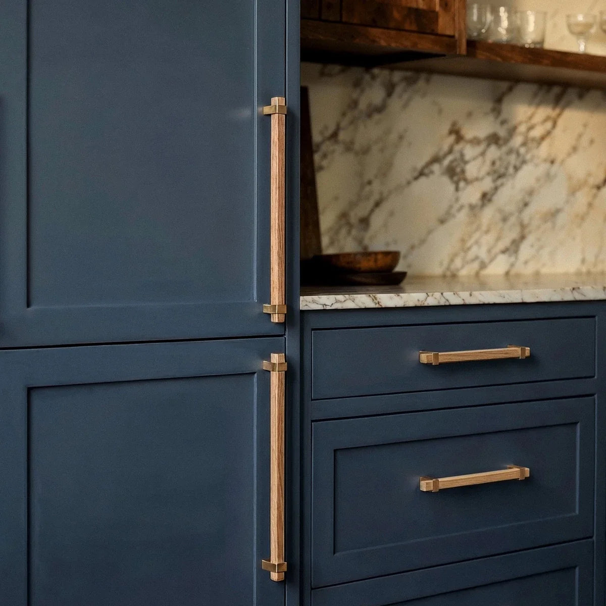 Wood Cabinet Knobs & Pull Bars, Modern Kitchen & Wardrobe Cabinet Hardware, Gold-Tone Brackets, Set of 2 in Oak & Walnut, 1.1-12.5in