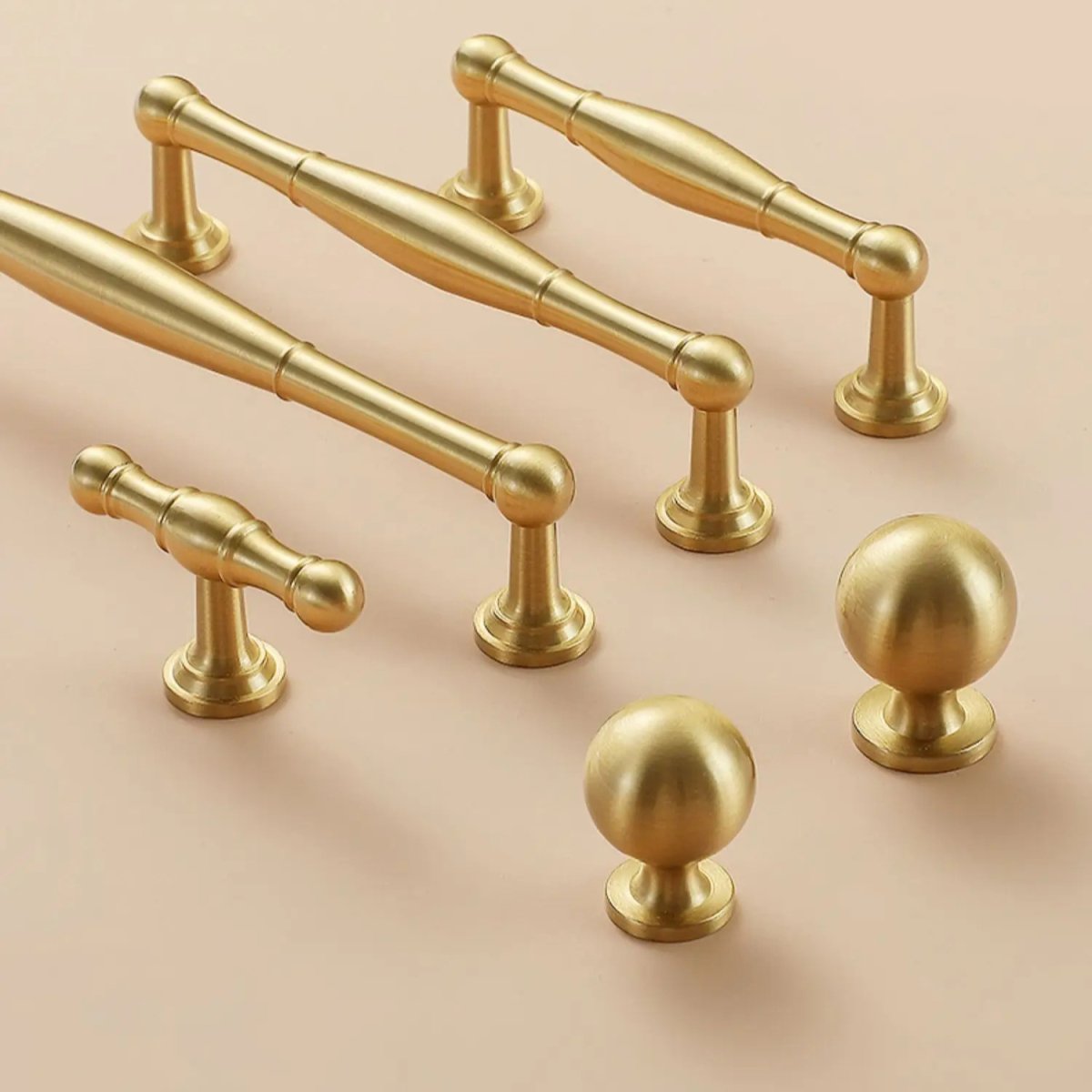 Cabinet Knobs & Drawer Pull Bars, Timeless Kitchen & Dresser Hardware, Comfortable Rounded Grip, Set of 2 in 3 Finishes, 0.7-7.6in