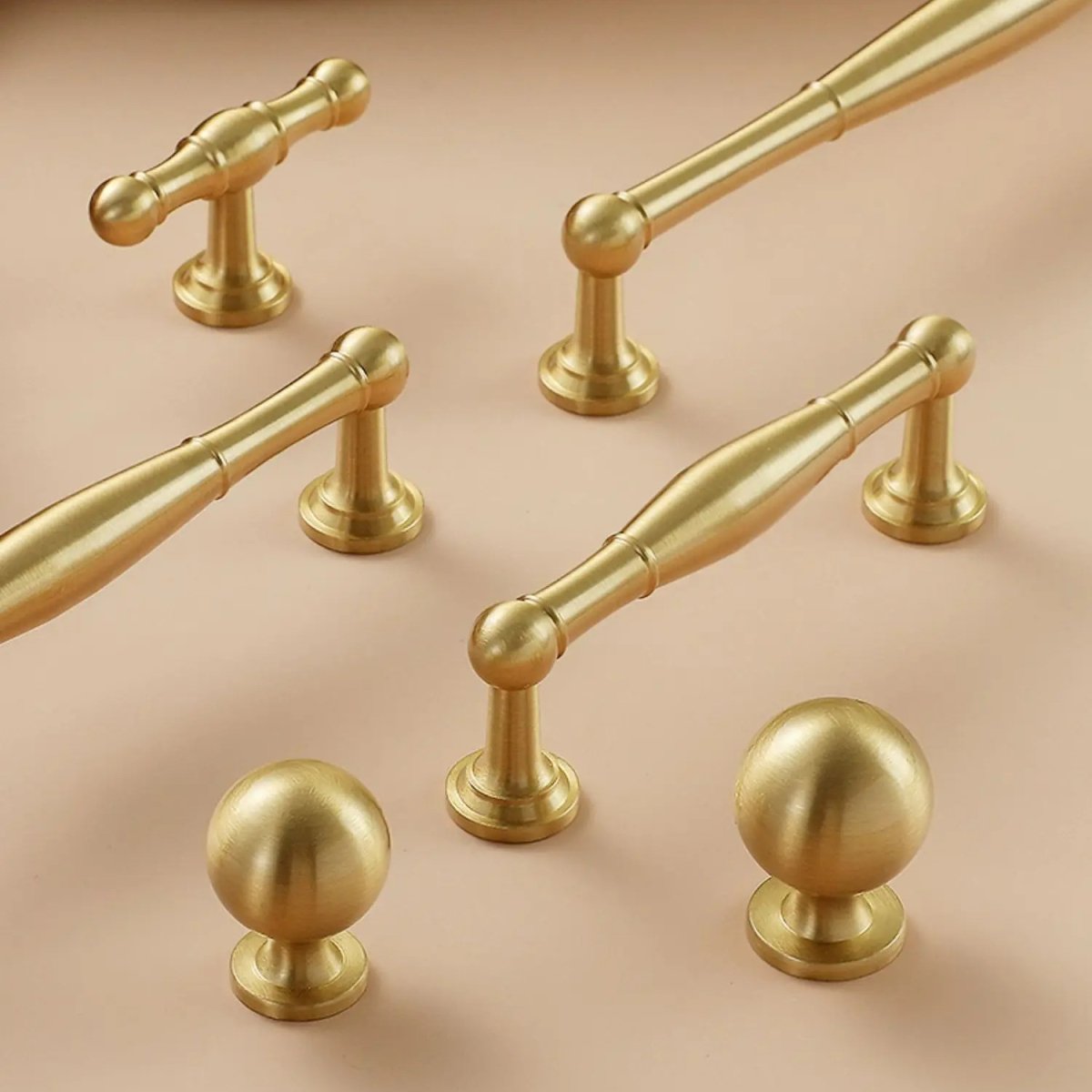 Cabinet Knobs & Drawer Pull Bars, Timeless Kitchen & Dresser Hardware, Comfortable Rounded Grip, Set of 2 in 3 Finishes, 0.7-7.6in