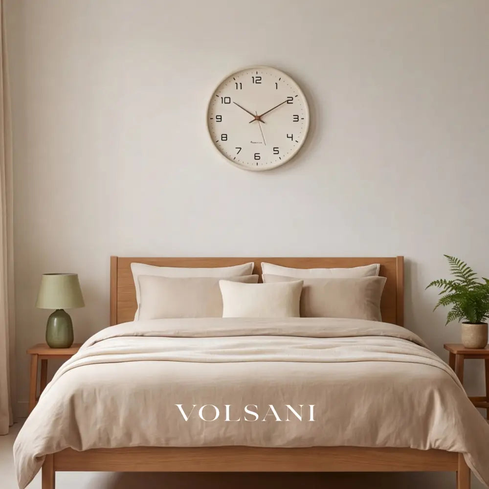 HUGO: Houten Wandklok - Volsani