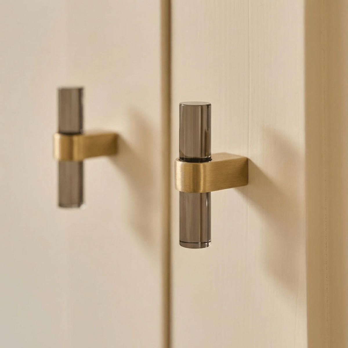 Acrylic & Brass Cabinet Knobs & Drawer Pull Bars, Modern Kitchen & Wardrobe Hardware, Clear or Smoky Gray, Set of 2, 2-12.6in