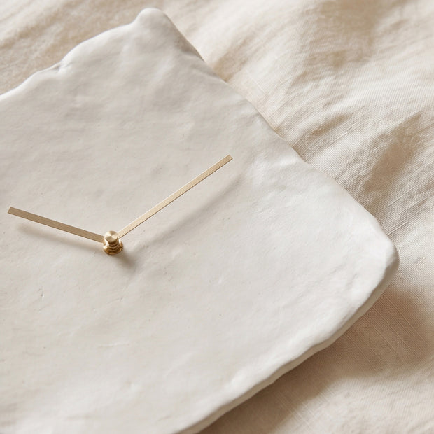 IDA: Wandklok in Wabi-Sabi Stijl