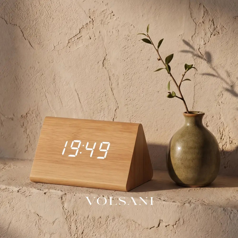 KEI: Houten Digitale Wekker - Volsani