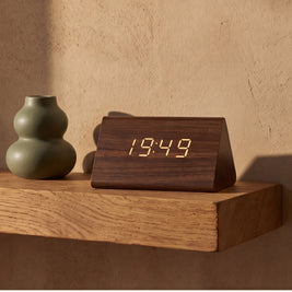 KEI: Houten Digitale Wekker