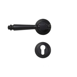 Louter Handle and Lock - L5.8’’(14.8cm) x H2.2’’(5.6cm) / With Escutcheon Plate / Matte Black