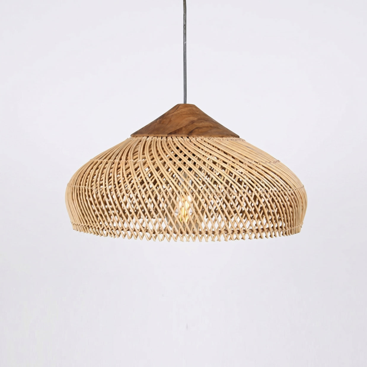 MAKO: Gevlochten Bamboe Hanglamp