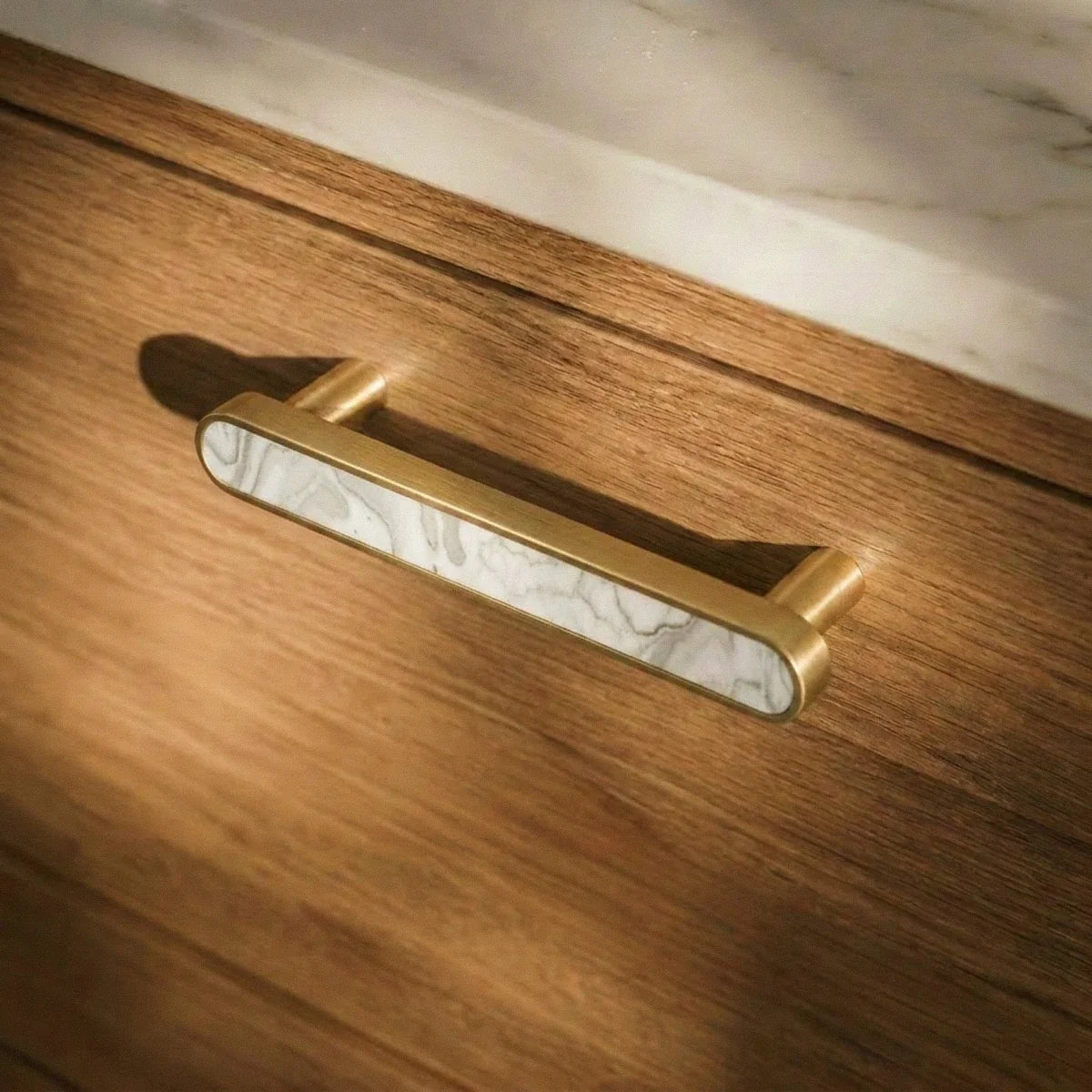 Shell Inlay & Brass Cabinet Knobs & Pull Bars, Contemporary Kitchen & Wardrobe Hardware, Pearl Texture, Set of 2, 0.8-5in