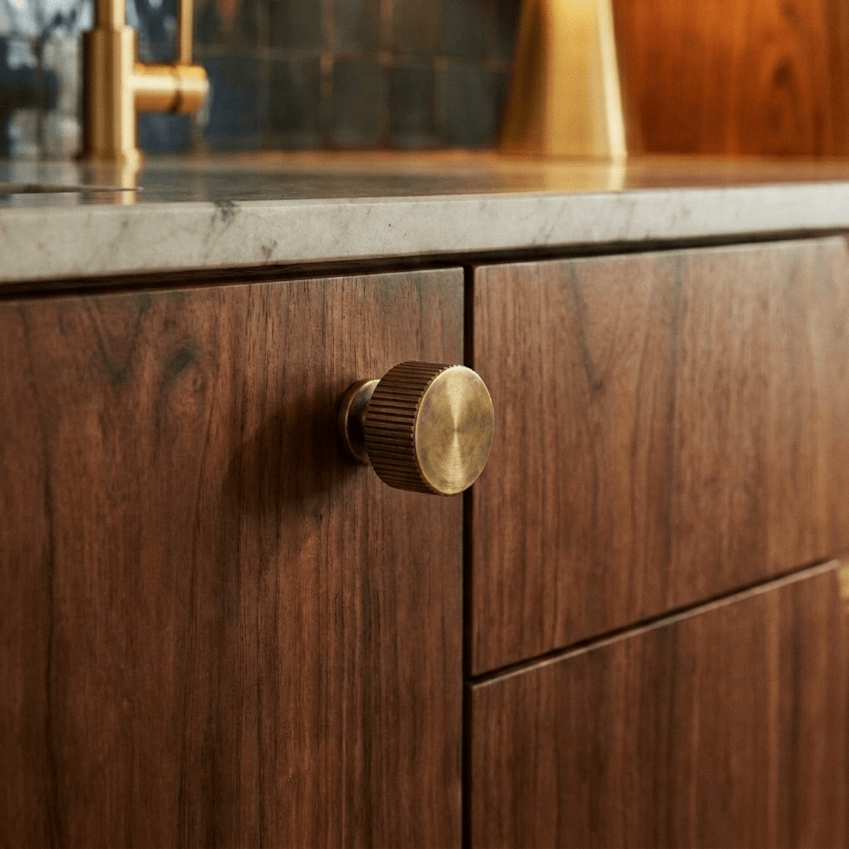 Knurled Brass Cabinet Knobs & Drawer Pulls, Classic Kitchen & Dresser Hardware, Antique Bronze Finish, Set of 2, 1.1-12.6in