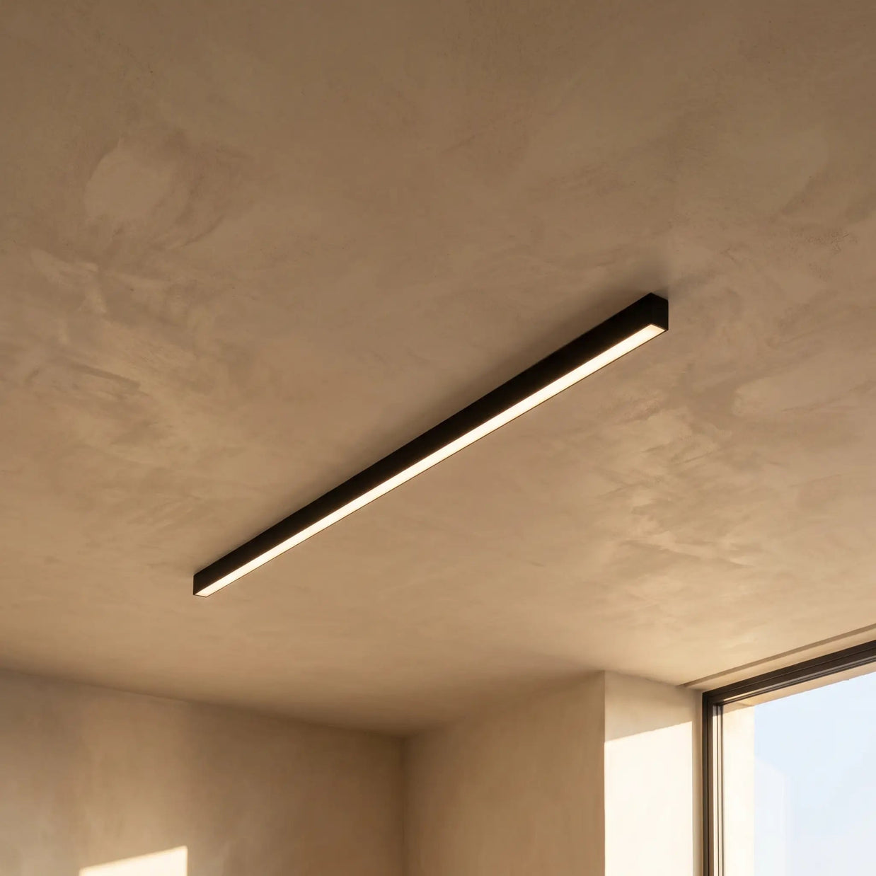 TOBIAS: Lineaire Plafond- & Wandlamp - Volsani