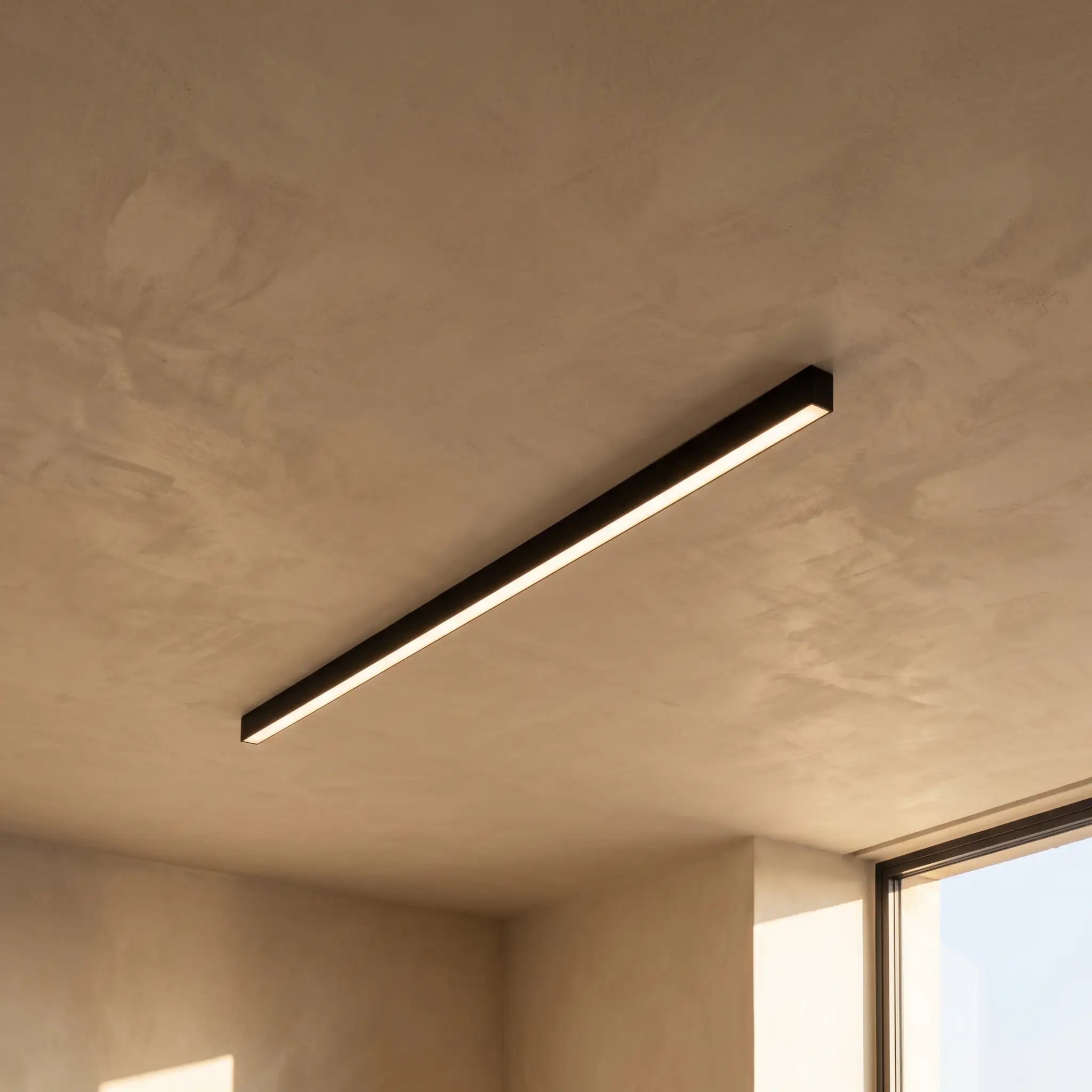 TOBIAS: Lineaire Plafond- & Wandlamp - Volsani