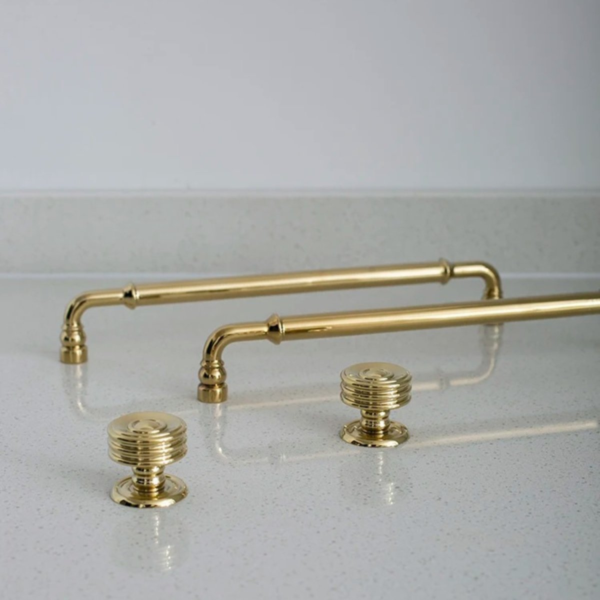 Gold-Finish Cabinet Knobs & Drawer Pull Bars, Modern Kitchen & Dresser Hardware, Ergonomic Grip, Set of 2 Pieces, 1.2-8.8in