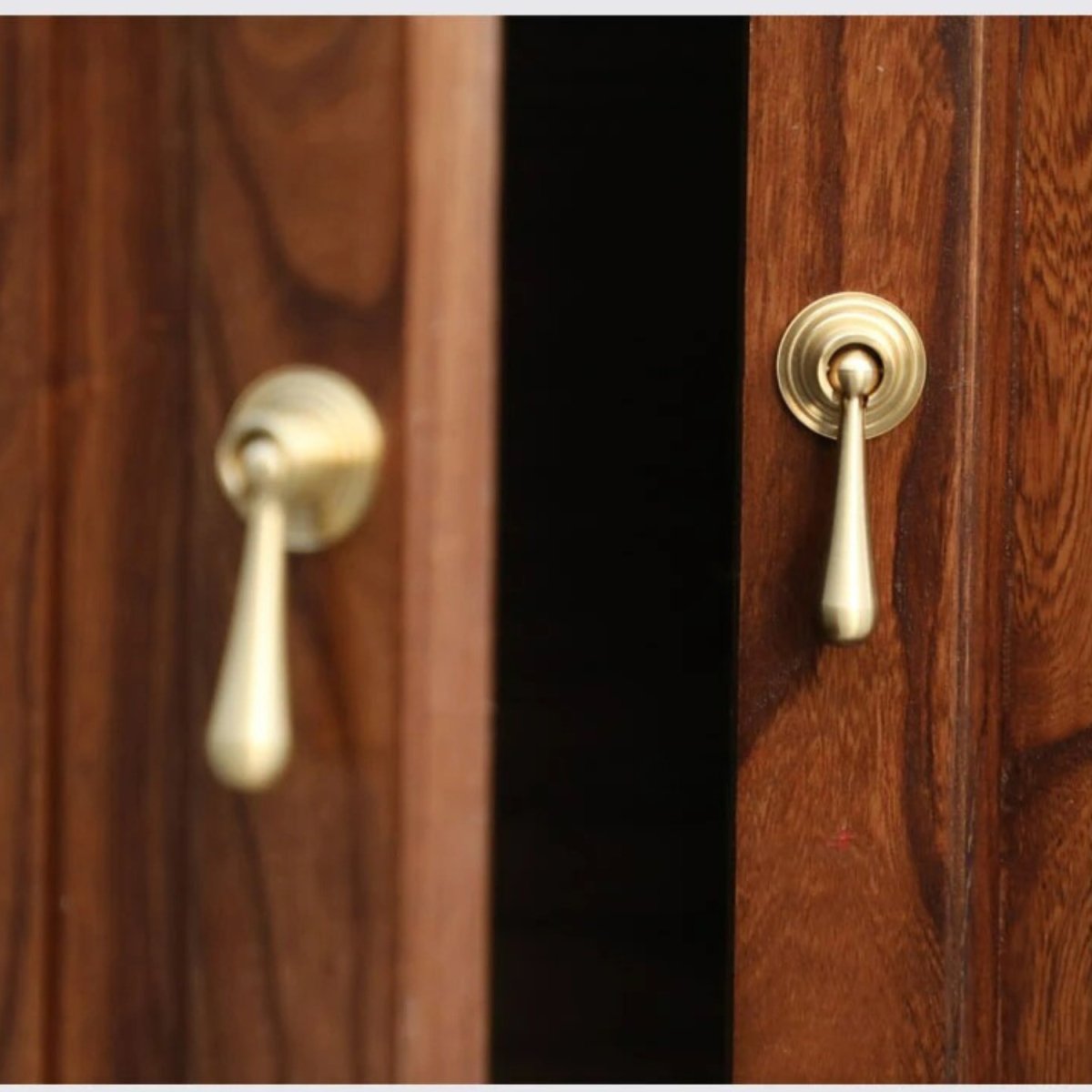 Solid Brass Single-Hole Cabinet Knobs, Timeless Kitchen & Cupboard Hardware, Gold Finish, Set of 2, 1.1-3.5in