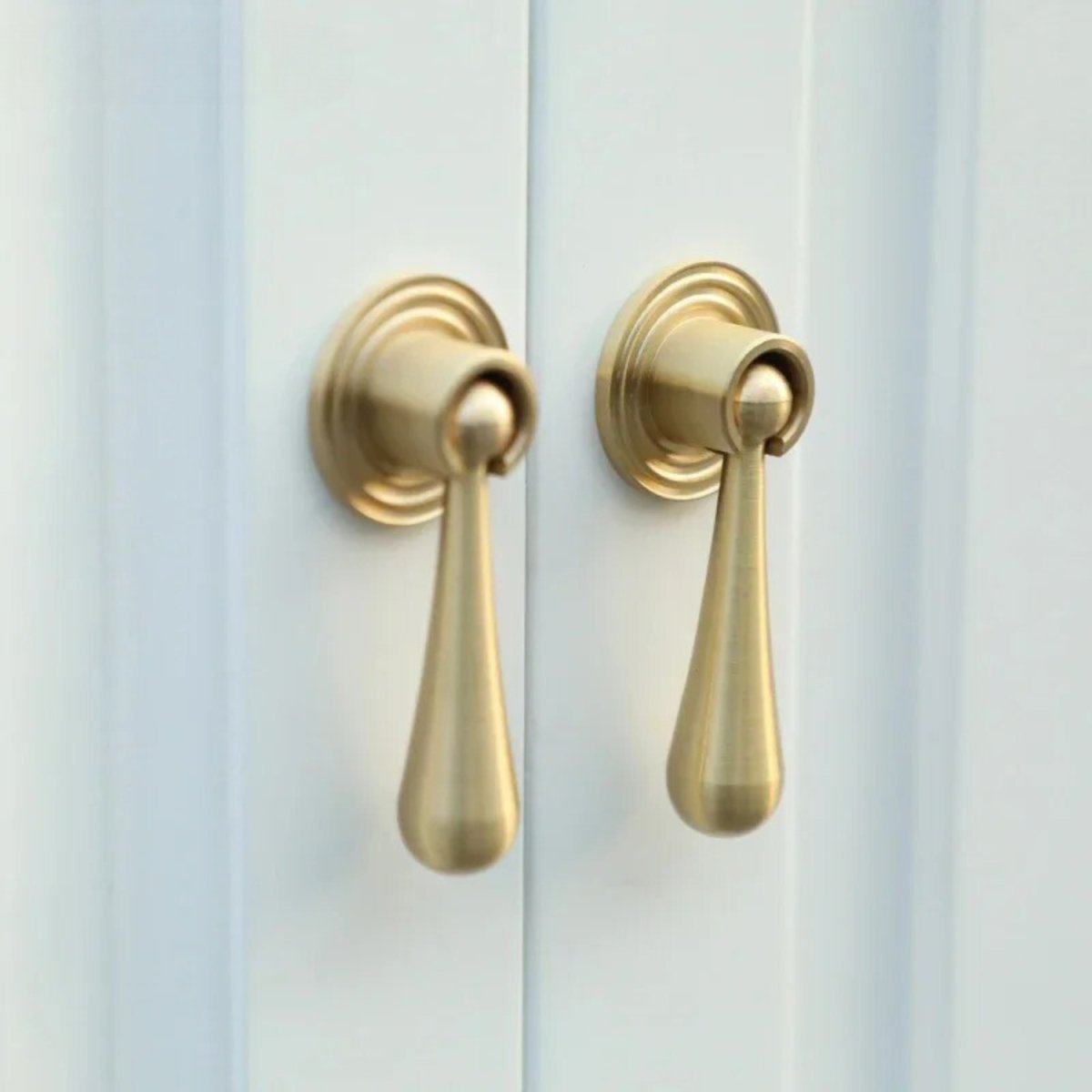 Solid Brass Single-Hole Cabinet Knobs, Timeless Kitchen & Cupboard Hardware, Gold Finish, Set of 2, 1.1-3.5in