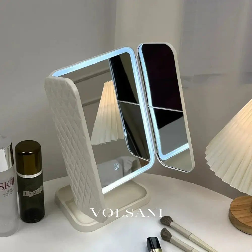 WIEKE: Drieluik Make-upspiegel met LED – Opvouwbaar & 2x/3x/10x Vergrotend - Volsani
