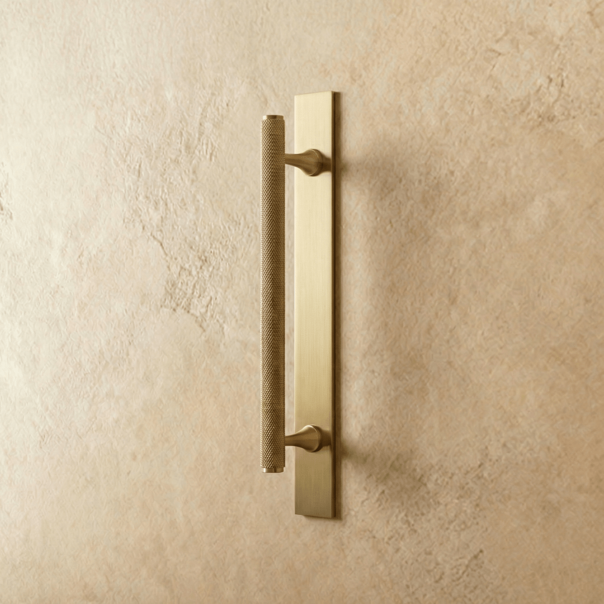 Knurled Brass Cabinet Knobs & Pull Bars, Industrial Kitchen & Wardrobe Hardware, Fluted Legs, Set of 2 With or Without Backplate, 0.7-6.3in