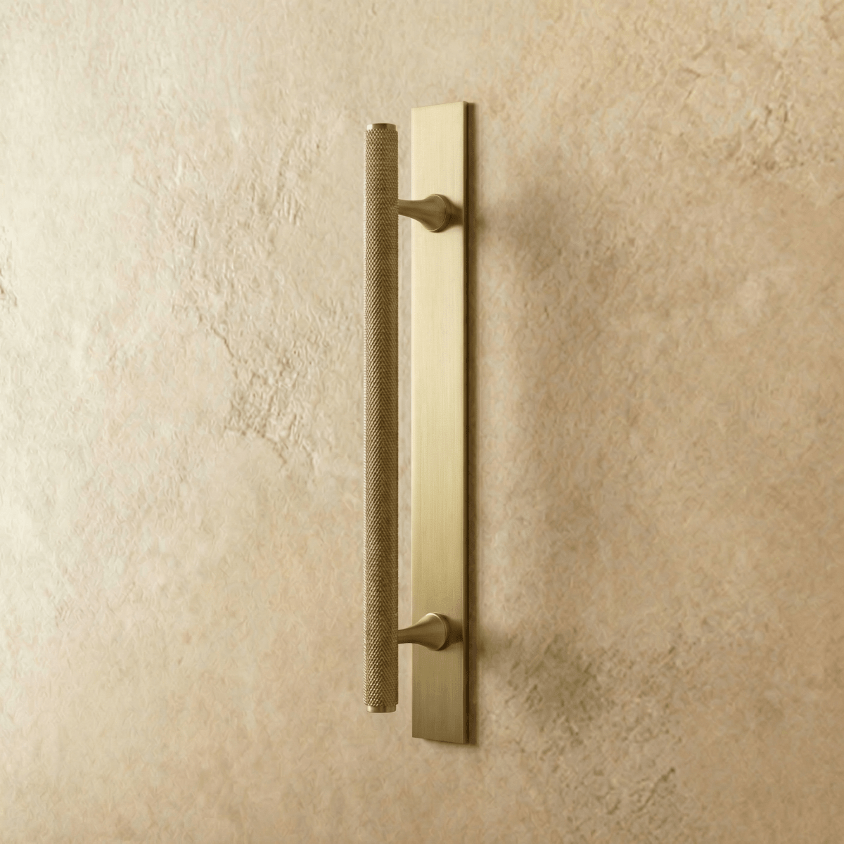 Knurled Brass Cabinet Knobs & Pull Bars, Industrial Kitchen & Wardrobe Hardware, Fluted Legs, Set of 2 With or Without Backplate, 0.7-6.3in