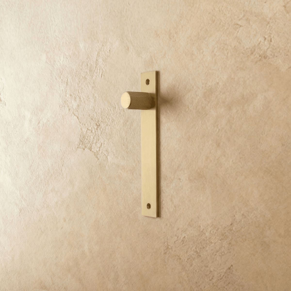 Knurled Brass Cabinet Knobs & Pull Bars, Industrial Kitchen & Wardrobe Hardware, Fluted Legs, Set of 2 With or Without Backplate, 0.7-6.3in